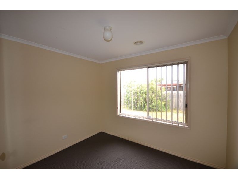 24 Genoa Way, Cranbourne West VIC 3977