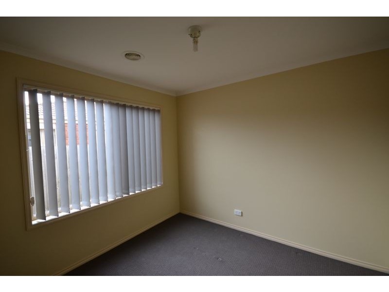 24 Genoa Way, Cranbourne West VIC 3977