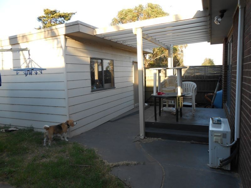 3 Loganberry Close, Cranbourne North VIC 3977