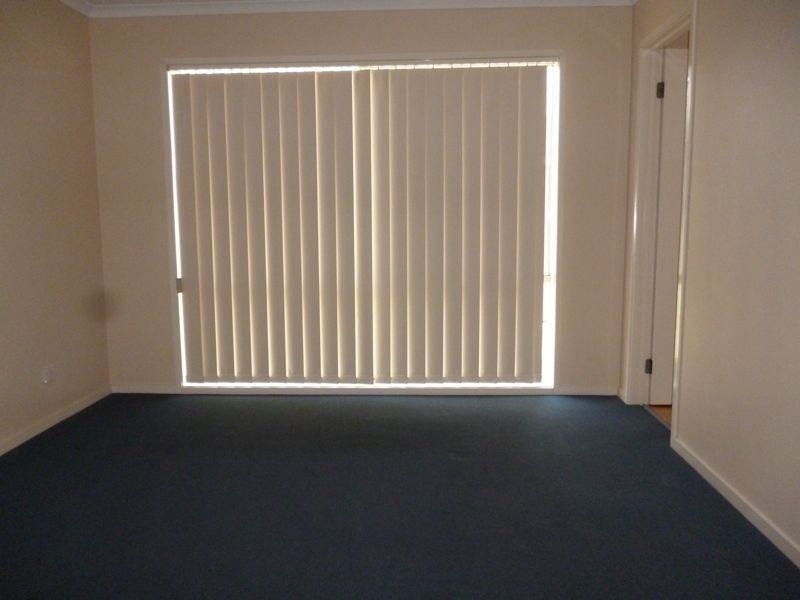 4 Gallop Close, Cranbourne East VIC 3977