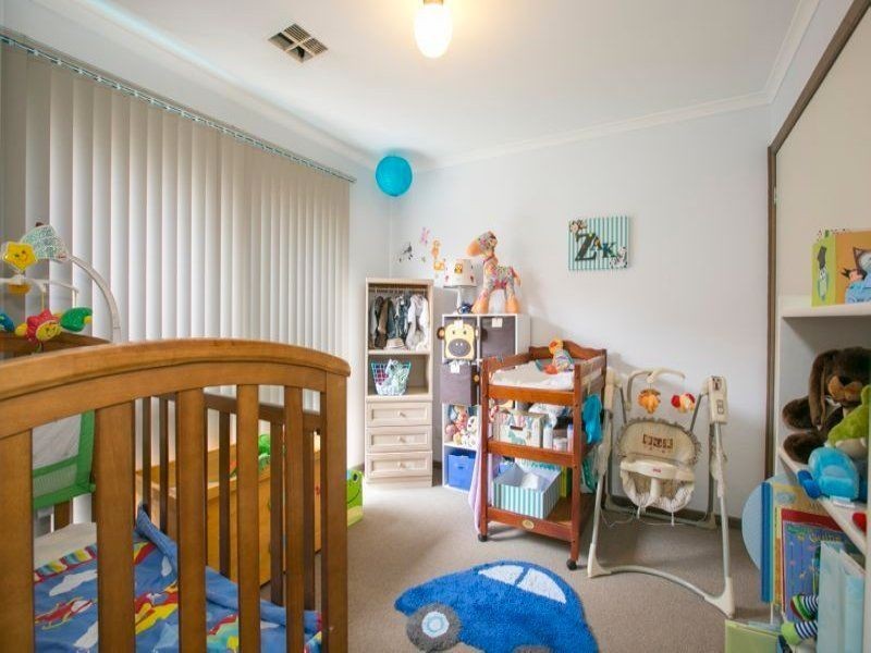 11 Frances Crescent, Cranbourne North VIC 3977