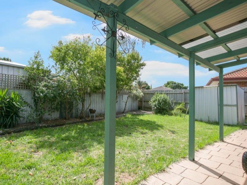 11 Frances Crescent, Cranbourne North VIC 3977