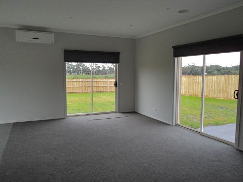 29 Clifford Drive, Drouin VIC 3818