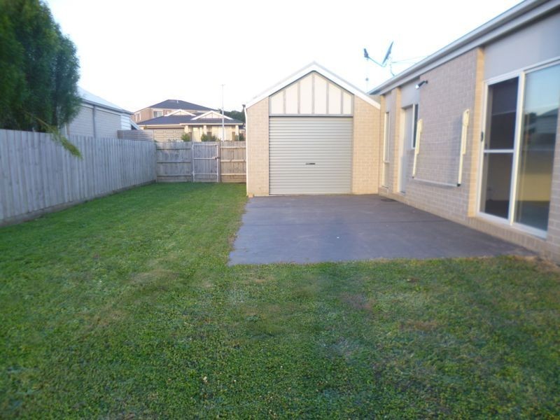 29 Clifford Drive, Drouin VIC 3818