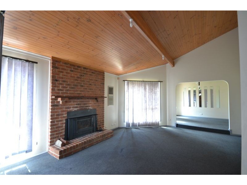 5 Yew Court, Cranbourne North VIC 3977