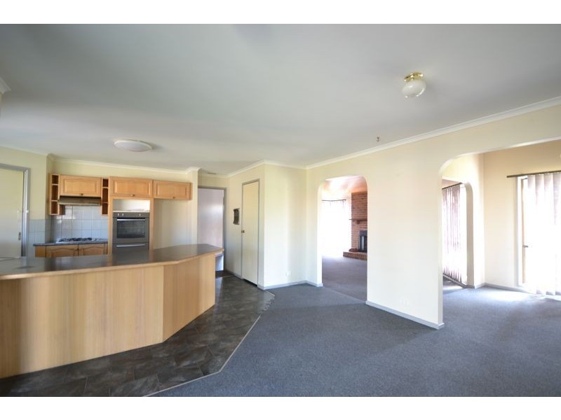 5 Yew Court, Cranbourne North VIC 3977