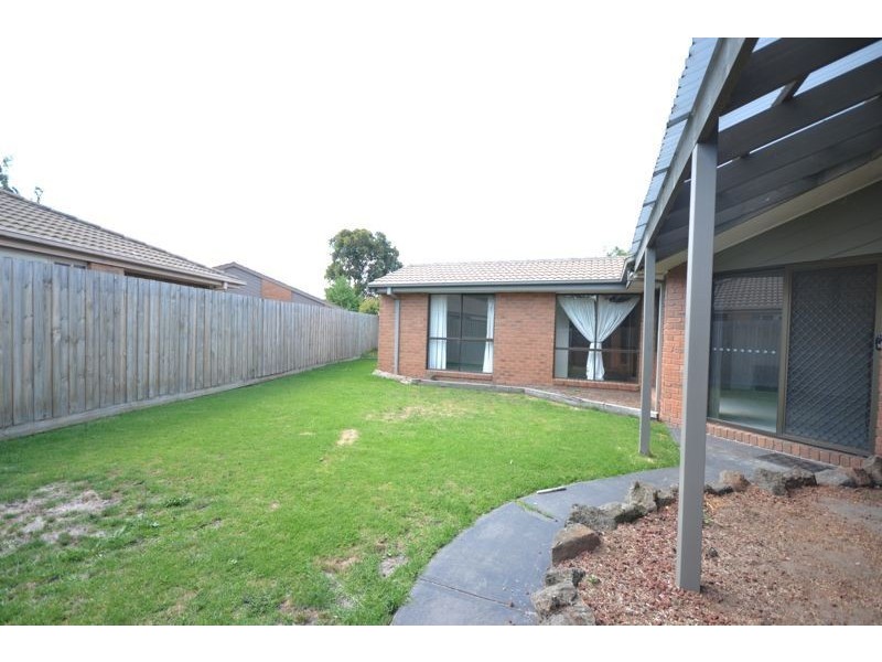 5 Yew Court, Cranbourne North VIC 3977