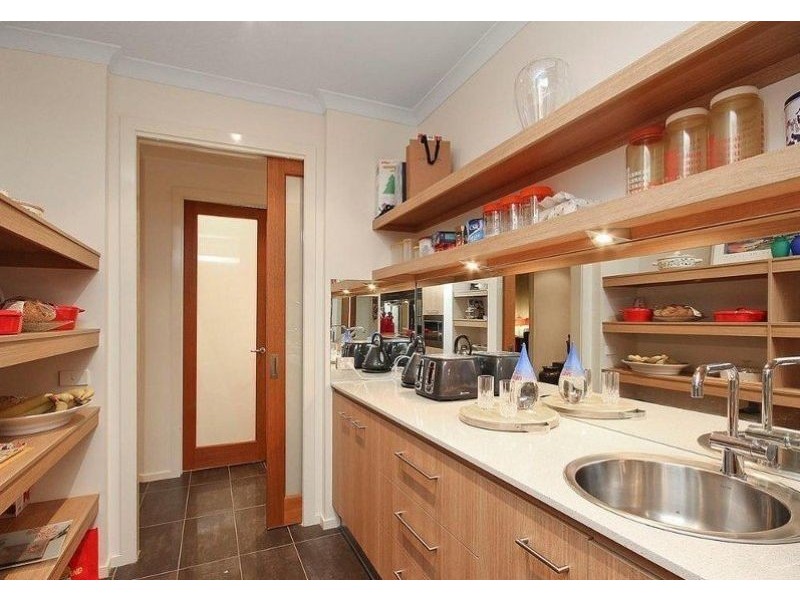 7 Nature Circuit, Cranbourne North VIC 3977