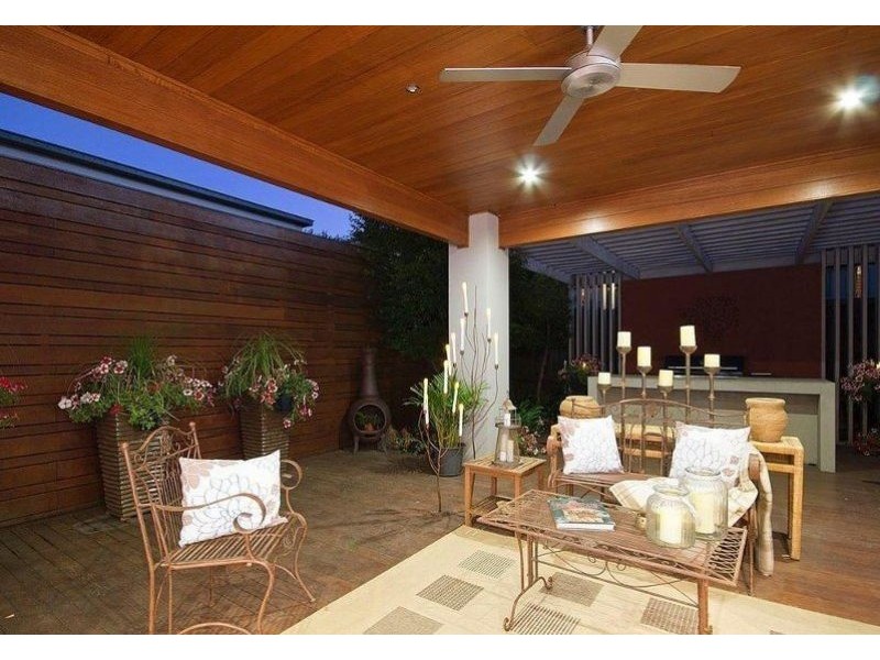 7 Nature Circuit, Cranbourne North VIC 3977