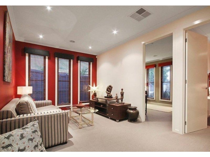 7 Nature Circuit, Cranbourne North VIC 3977