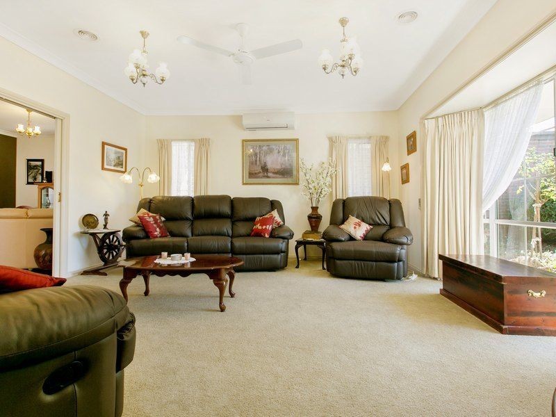 15 Foxglove Court, Cranbourne North VIC 3977