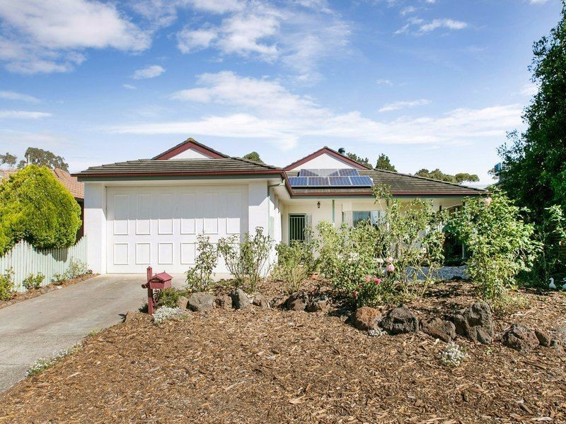 15 Foxglove Court, Cranbourne North VIC 3977