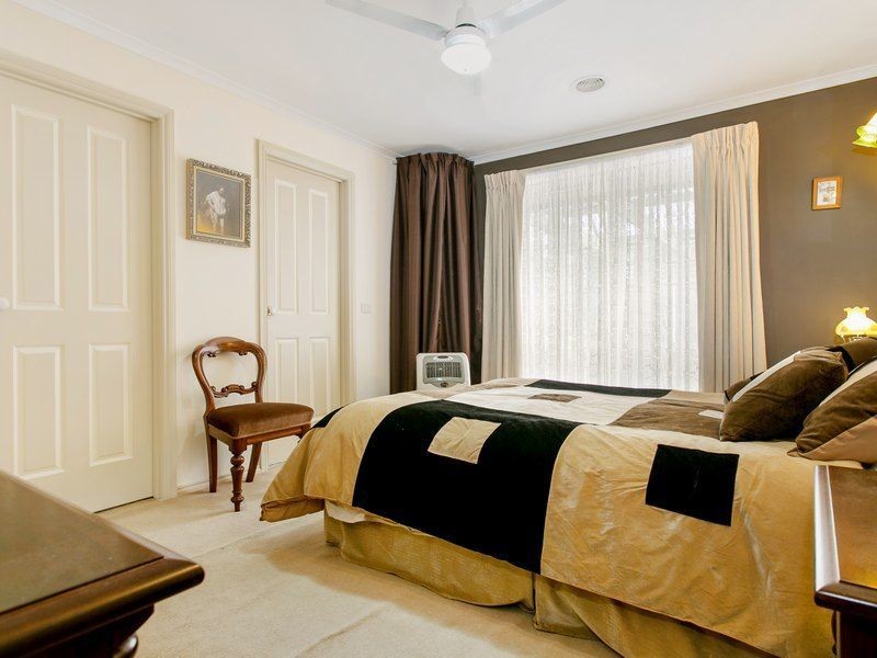15 Foxglove Court, Cranbourne North VIC 3977