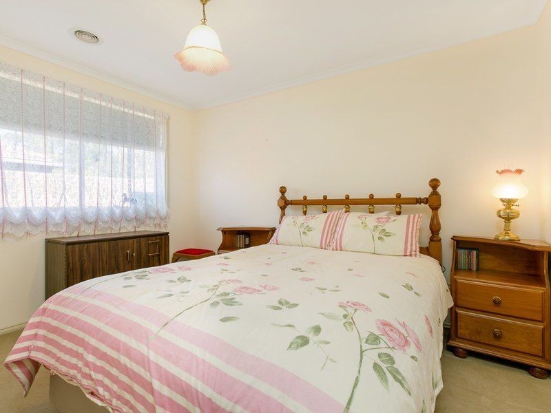 15 Foxglove Court, Cranbourne North VIC 3977