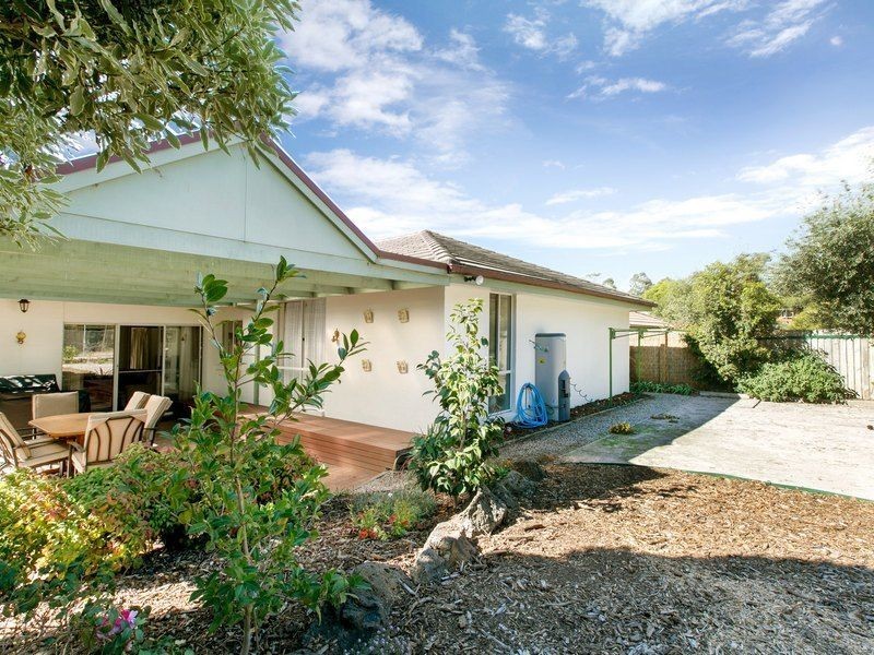 15 Foxglove Court, Cranbourne North VIC 3977