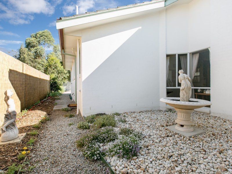 15 Foxglove Court, Cranbourne North VIC 3977