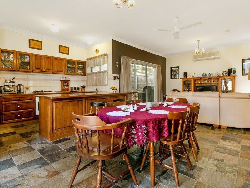 15 Foxglove Court, Cranbourne North VIC 3977