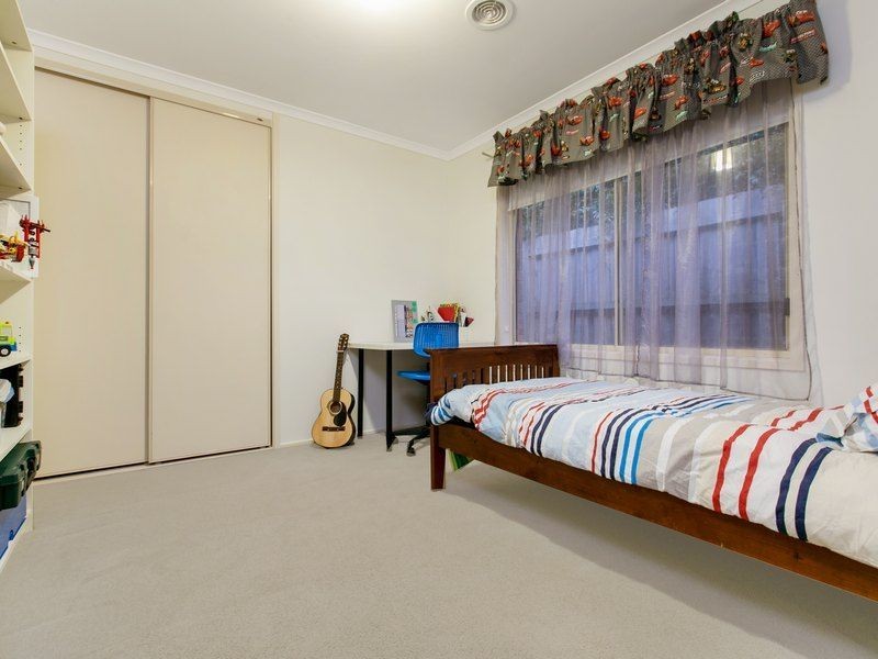 29 Linda Drive, Cranbourne West VIC 3977