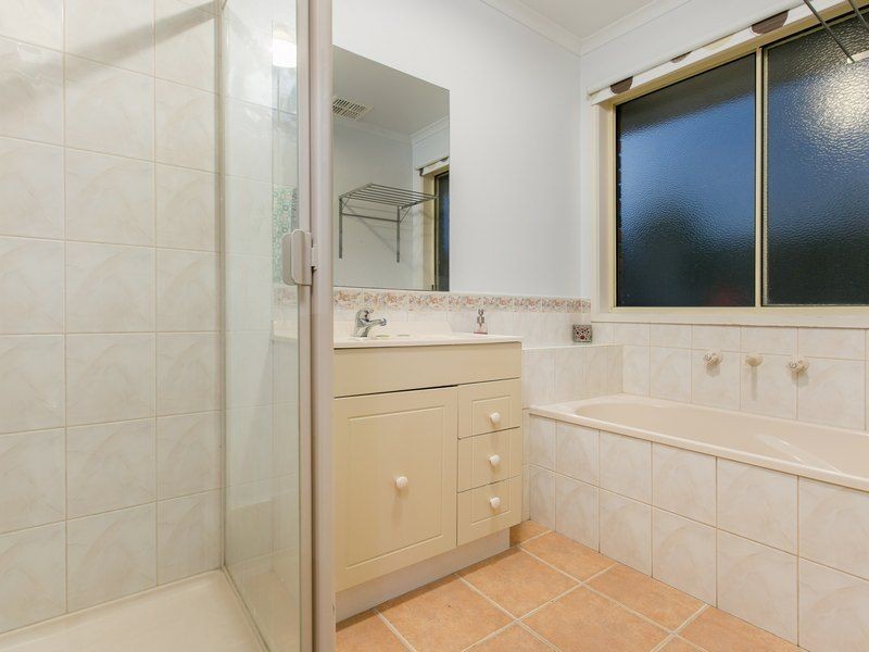 29 Linda Drive, Cranbourne West VIC 3977