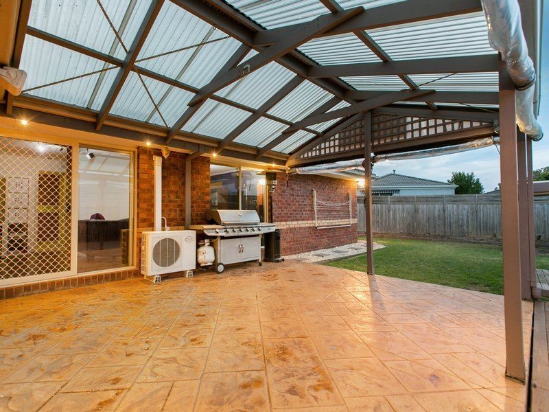 29 Linda Drive, Cranbourne West VIC 3977