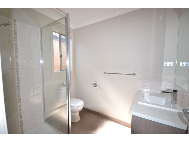 26 Canmore Street, Cranbourne East VIC 3977