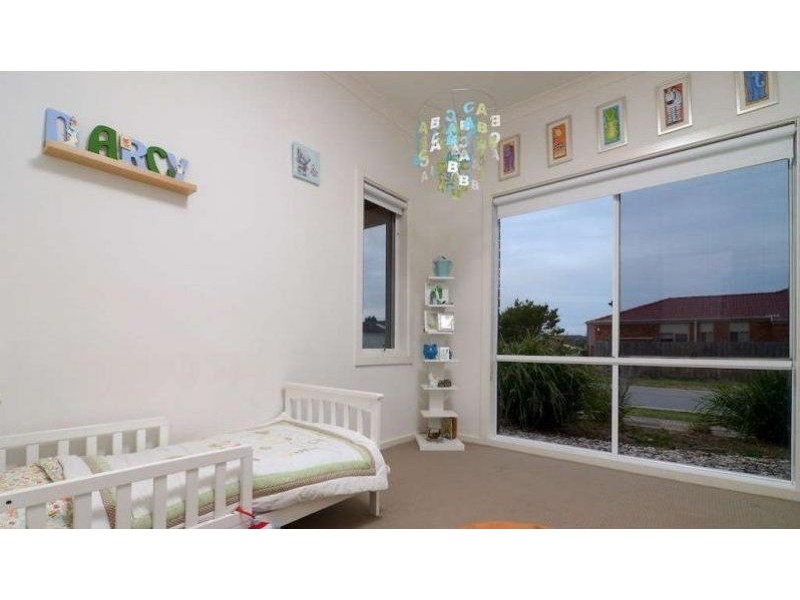 38 Phoenix Avenue, Cranbourne VIC 3977