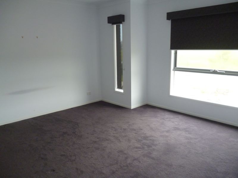 35 Ardent Crescent, Cranbourne East VIC 3977