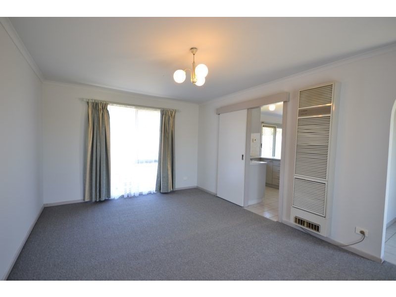 2/34 Fenfield Street, Cranbourne VIC 3977