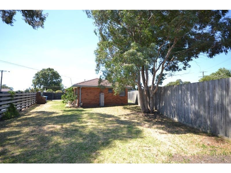 2/34 Fenfield Street, Cranbourne VIC 3977