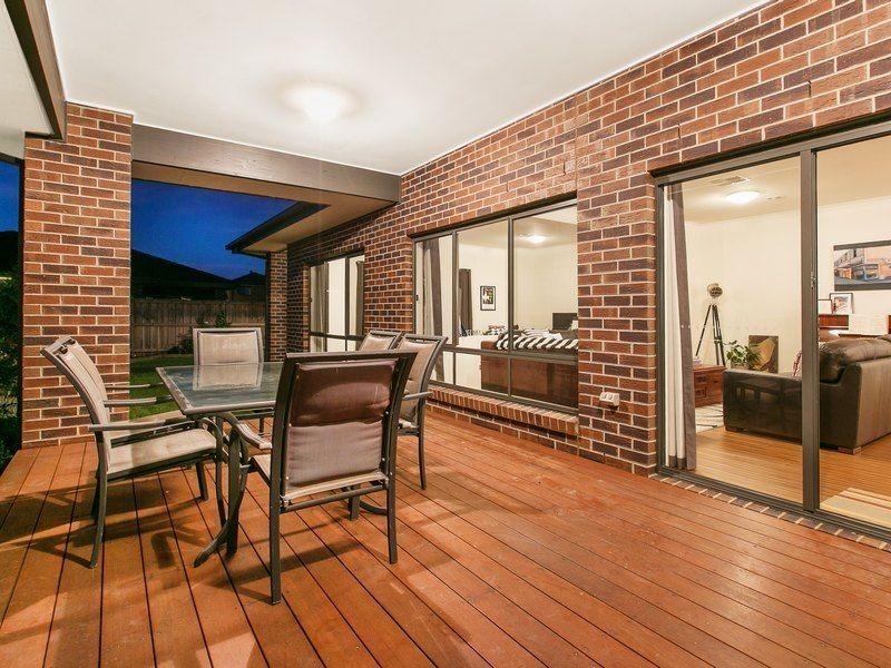 71 Charlbury Crescent, Cranbourne North VIC 3977