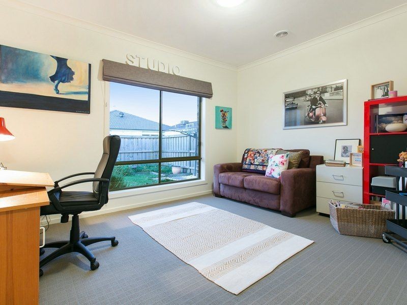 71 Charlbury Crescent, Cranbourne North VIC 3977