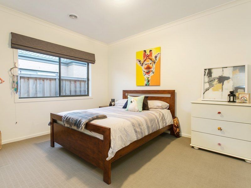 71 Charlbury Crescent, Cranbourne North VIC 3977