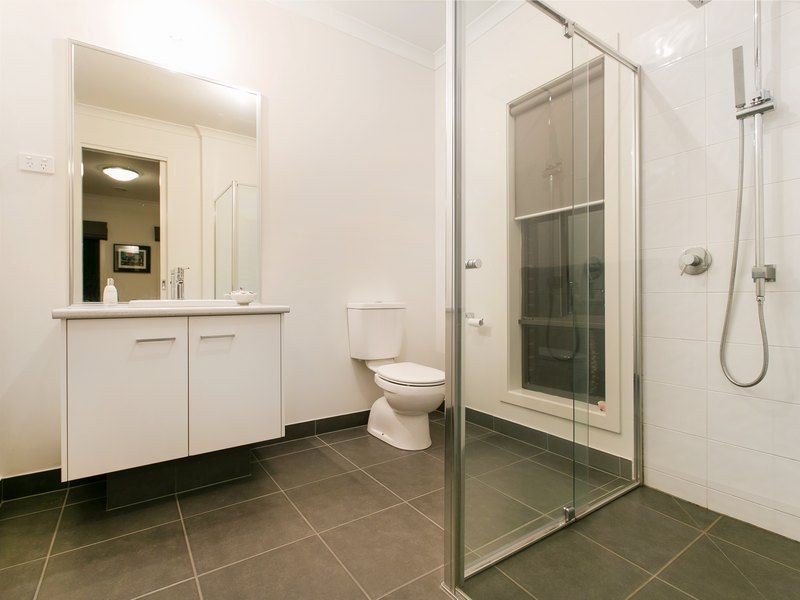 71 Charlbury Crescent, Cranbourne North VIC 3977