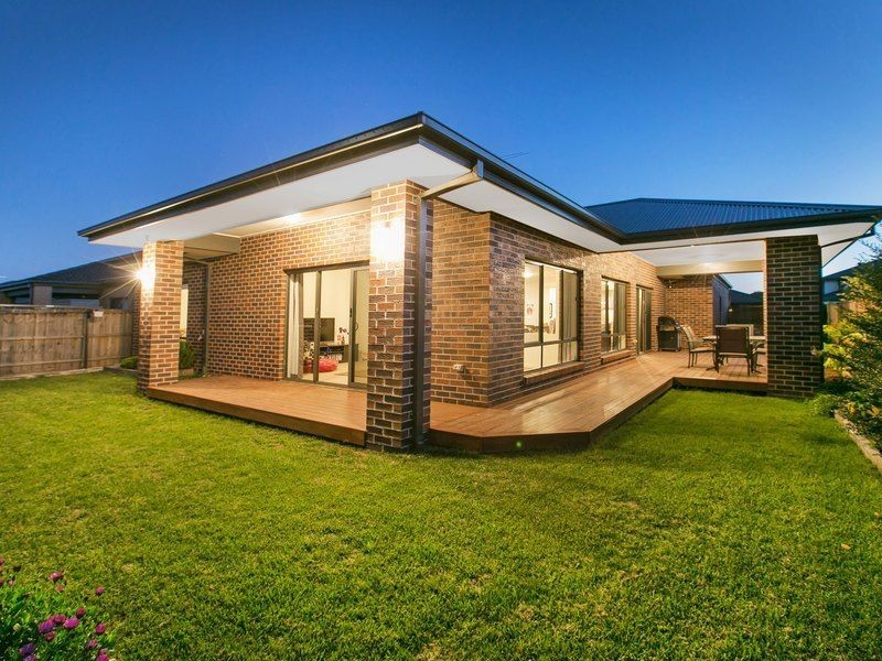 71 Charlbury Crescent, Cranbourne North VIC 3977