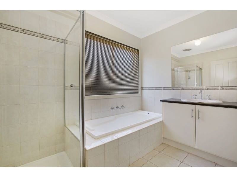 3 Cusack Way, Lynbrook VIC 3975