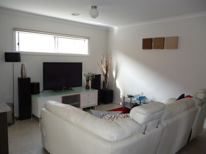 31 Connewara Crescent, Clyde North VIC 3978