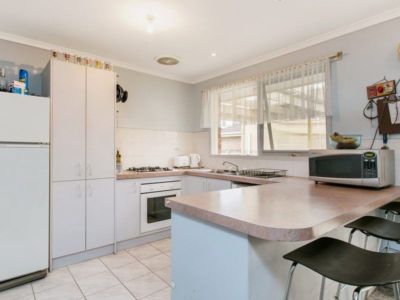 3 Bronhill Court, Cranbourne West VIC 3977