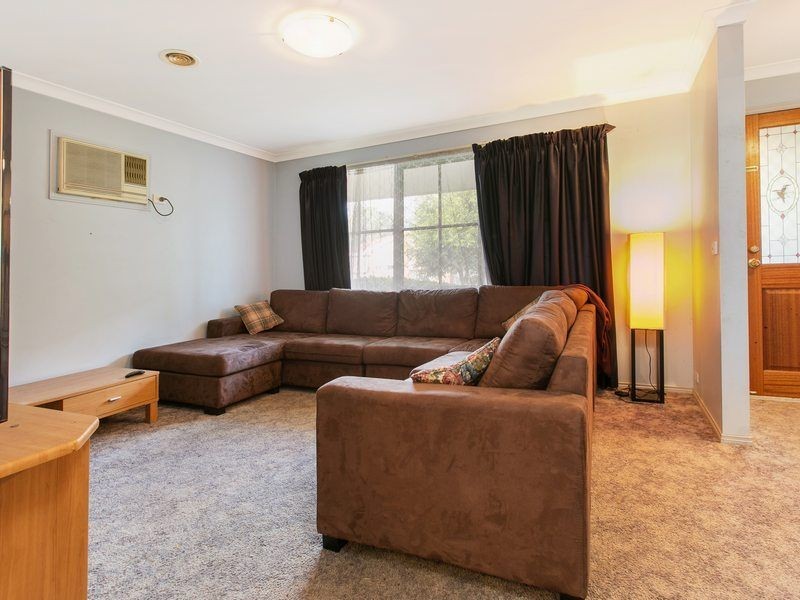 3 Bronhill Court, Cranbourne West VIC 3977