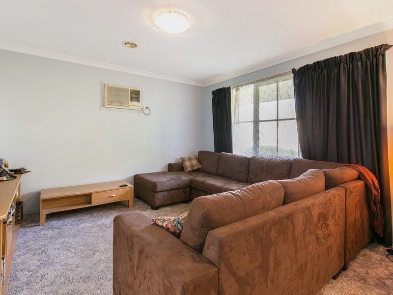 3 Bronhill Court, Cranbourne West VIC 3977