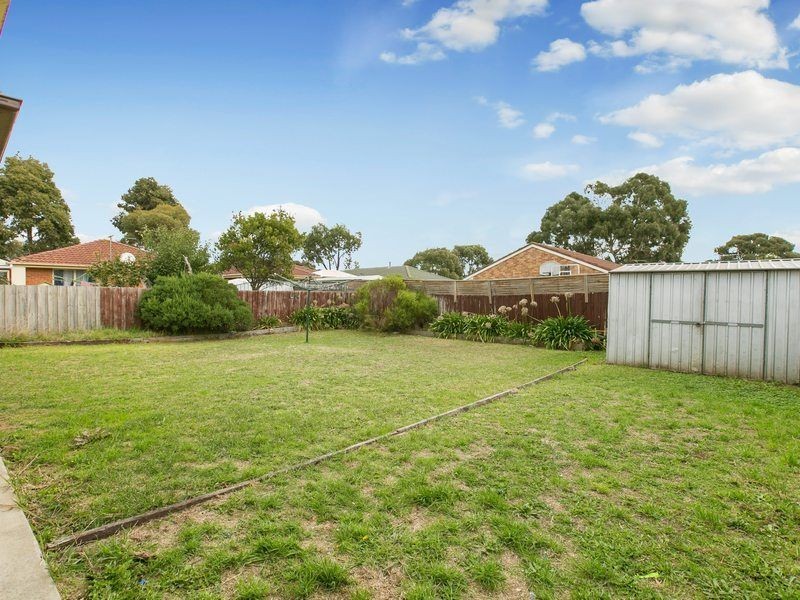 3 Bronhill Court, Cranbourne West VIC 3977