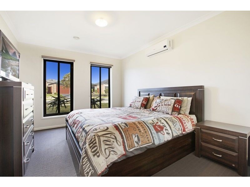 7 Dusky Bells Drive, Cranbourne West VIC 3977