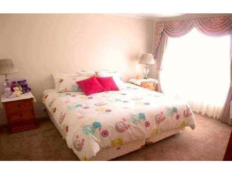 13 Boronia Avenue, Cranbourne VIC 3977