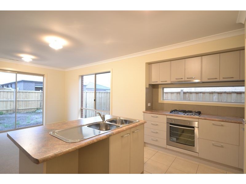 20 Cemetine Terrace, Cranbourne VIC 3977