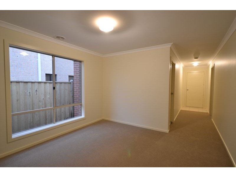 20 Cemetine Terrace, Cranbourne VIC 3977