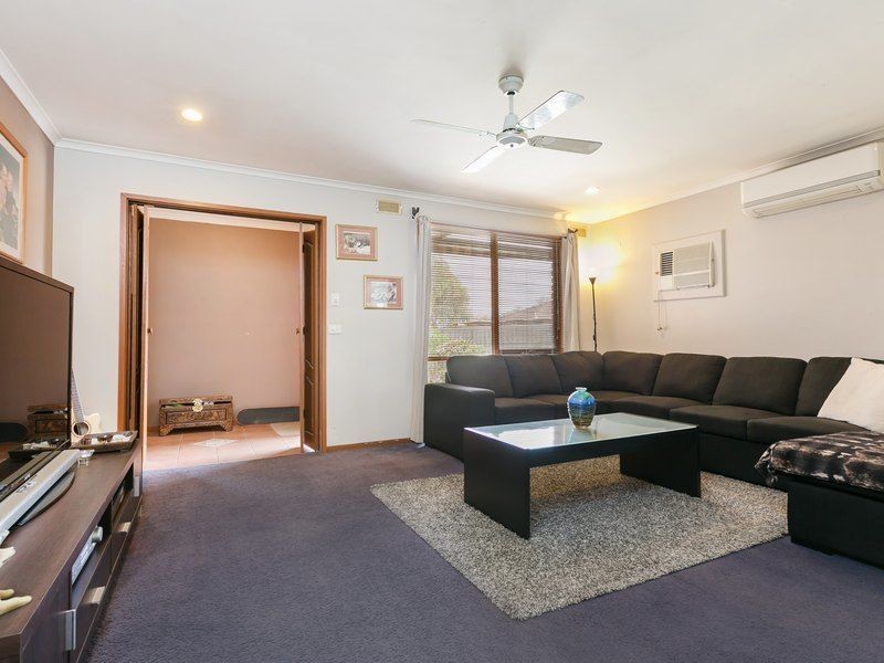 2 Bass Court, Cranbourne North VIC 3977