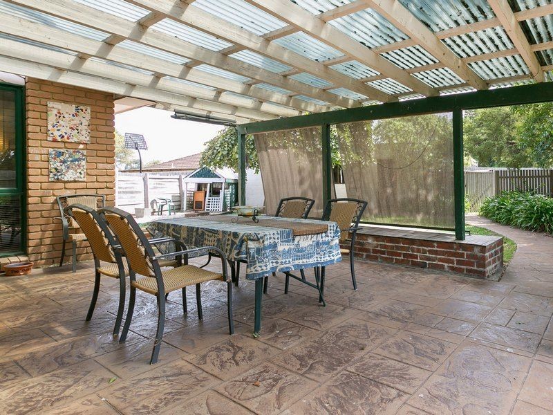 2 Bass Court, Cranbourne North VIC 3977