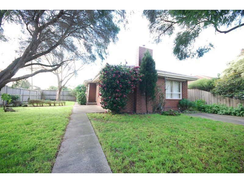 32 Lorna Street, Cranbourne VIC 3977