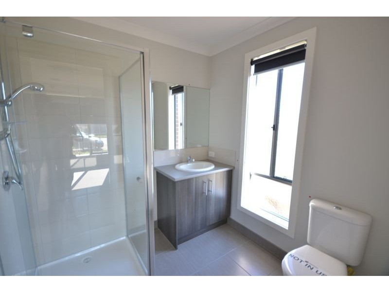 123 Scotsdale Drive, Cranbourne East VIC 3977