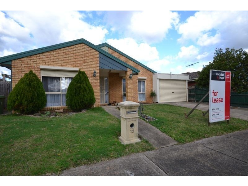 12 Bates Street, Cranbourne West VIC 3977