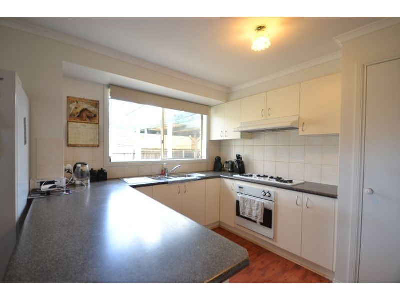 12 Bates Street, Cranbourne West VIC 3977